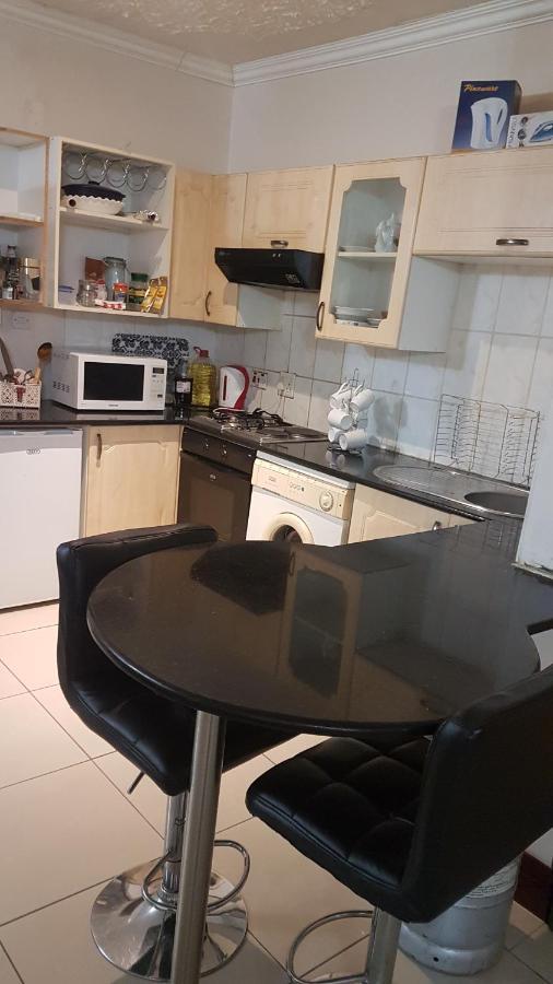 Carlcyn Homestay Gaborone Exterior foto
